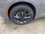 New 2025 Chrysler Pacifica Limited w/ Uconnect Theater Family Group image 4
