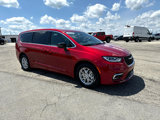 New 2025 Chrysler Pacifica Select image 2