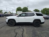 Used 2023 GMC Acadia SLE w/ Driver Convenience Package image 4