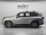 Used 2022 Lexus LX 600 4WD w/ Luxury Package image 2