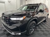 Used 2025 Honda Pilot TrailSport image 4