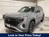 New 2025 Volkswagen Atlas Peak Edition SE image 3