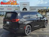 New 2024 Chrysler Pacifica Limited w/ S Appearance Package image 3