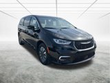 New 2025 Chrysler Pacifica Select image 2