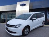 Used 2023 Chrysler Voyager LX image 4