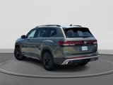 New 2025 Volkswagen Atlas Peak Edition SE image 5