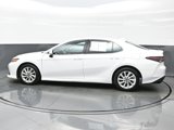 Used 2022 Toyota Camry LE image 3