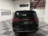 Used 2022 Chrysler Pacifica Touring-L w/ Uconnect Theater Family Group image 6