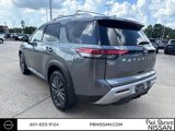 New 2025 Nissan Pathfinder SL image 3