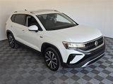 Certified 2022 Volkswagen Taos SE image 2