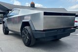 Used 2024 Tesla Cybertruck AWD Crew Cab image 5