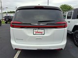 New 2026 Chrysler Pacifica Select image 5