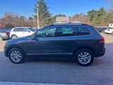 Used 2013 Volkswagen Touareg Sport image 2