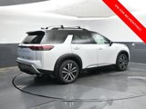 New 2025 Nissan Pathfinder Platinum image 5