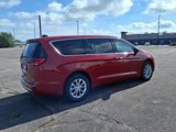 New 2025 Chrysler Pacifica Select image 3