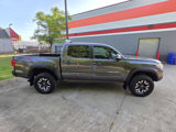 Used 2017 Toyota Tacoma TRD Off-Road image 4