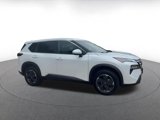 Used 2024 Nissan Rogue SV image 2