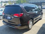 Used 2017 Chrysler Pacifica Touring-L image 5
