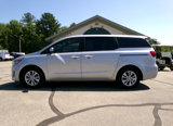 Used 2018 Kia Sedona L image 2