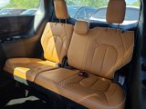 Used 2023 Chrysler Pacifica Pinnacle image 5
