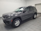 Used 2022 Jeep Grand Cherokee Laredo w/ Luxury Tech Group I image 2