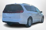 Used 2022 Chrysler Pacifica Touring-L image 5