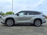 New 2025 Toyota Highlander Platinum image 5