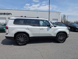 Used 2024 Lexus GX 550 image 3