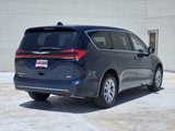 New 2025 Chrysler Pacifica Select image 4