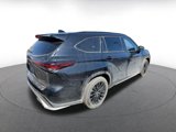 Used 2024 Toyota Highlander XSE image 5