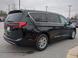 New 2025 Chrysler Pacifica Select image 4