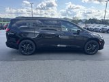 New 2026 Chrysler Pacifica Limited image 5