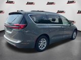 Certified 2022 Chrysler Pacifica Touring-L image 5