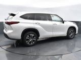Used 2022 Toyota Highlander XLE image 4