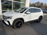 Certified 2024 Volkswagen Taos SEL image 3
