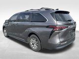 Used 2022 Toyota Sienna LE image 3
