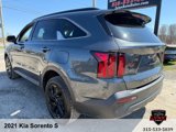 Used 2021 Kia Sorento S w/ Panoramic Sunroof Package image 3