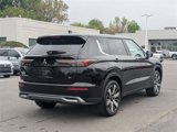 New 2025 Mitsubishi Outlander SE image 3