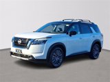 New 2025 Nissan Pathfinder SL w/ SL Premium Package image 2
