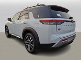 New 2025 Nissan Pathfinder Platinum image 3
