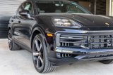 Certified 2025 Porsche Cayenne image 3