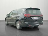 Used 2024 Chrysler Pacifica Touring-L image 5