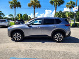 Used 2023 Nissan Rogue SV image 2