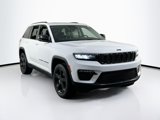 Used 2023 Jeep Grand Cherokee Limited w/ Luxury Tech Group II image 3