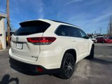 Used 2018 Toyota Highlander SE image 3