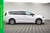 New 2026 Chrysler Pacifica Select image 3