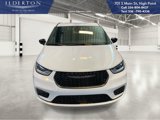 New 2025 Chrysler Pacifica Select w/ Fav Edition Package image 3