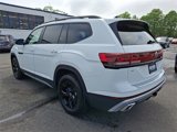 New 2025 Volkswagen Atlas Peak Edition SE image 3