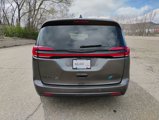 Used 2023 Chrysler Pacifica Touring-L w/ S Appearance Package image 6