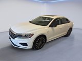Used 2022 Volkswagen Passat 2.0T image 3